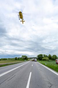 Zweifache Menschenrettung auf der B37 - Drei Feuerwehren im Einsatz