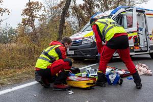 Frontalzusammenstoß zweier Fahrzeuge auf der L43