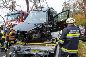 Frontalzusammenstoß zweier Fahrzeuge auf der L43
