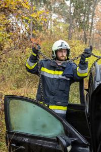 Frontalzusammenstoß zweier Fahrzeuge auf der L43
