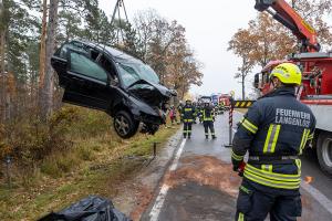 Frontalzusammenstoß zweier Fahrzeuge auf der L43