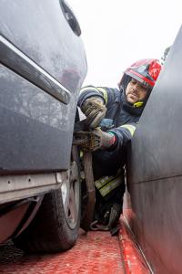 Frontalzusammenstoß zweier Fahrzeuge auf der L43