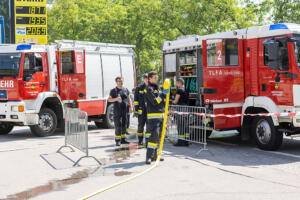 Zapfsäule einer Automatentankstelle in Brand geraten
