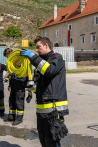 Zapfsäule einer Automatentankstelle in Brand geraten