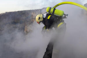 Unterstand für Maschinen und Geräte neben der Ruine Senftenmberg in Vollbrand