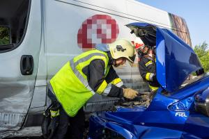 Ein Schwerverletzter bei Unfall auf der L114