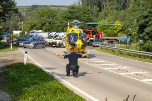 Ein Schwerverletzter bei Unfall auf der L114