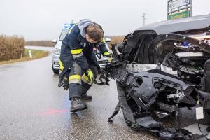 Eine verletzte Person bei Unfall auf der L114