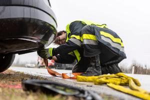 Eine verletzte Person bei Unfall auf der L114