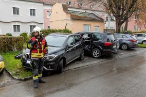Drei Pkw durch ein Missgeschick massiv beschädigt
