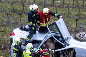 Pkw-Absturz nach Stunden entdeckt - Vermisste Frau gerettet