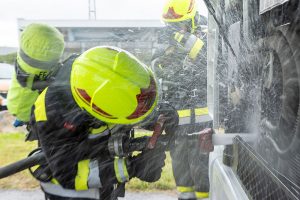 Ersthelfer verhindern einen Lkw-Brand