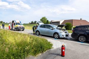 Eine verletzte Person nach Auffahrunfall auf der L76