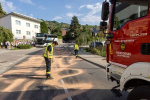 Größerer Dieselaustritt nach technischen Defekt an einem Reisebus