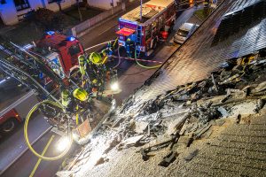 KR B3 Dachstuhlbrand 09112025-7