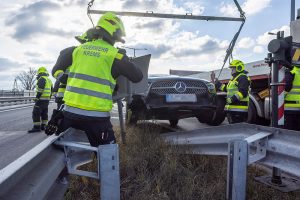 Verkehrsunfall auf der B37 – Tank 10 Krems absolviert ersten technischen Einsatz