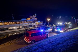 Brand im Motorraum eines Ausflugsschiffes von der Crew gelöscht