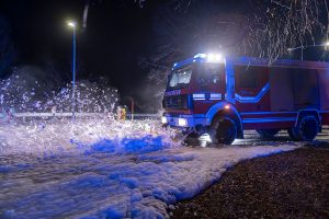 Fahrzeugbrand nach Verkehrsunfall in Langenlois