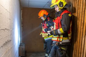 Brandverdacht in Mehrparteienhaus - Verstopfter Kamin löste Feuerwehreinsatz aus