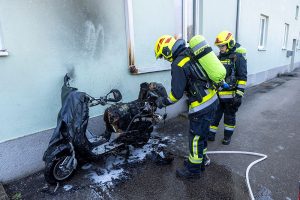 Mopedbrand in Lerchenfeld - Rasches Eingreifen der Anrainer verhindert Schlimmeres