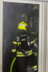 Zwei verletzte Personen bei Wohnungsbrand in Etsdorf