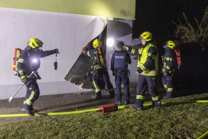 Zwei verletzte Personen bei Wohnungsbrand in Etsdorf