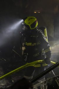 Zwei verletzte Personen bei Wohnungsbrand in Etsdorf