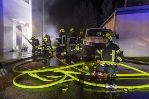 Zwei verletzte Personen bei Wohnungsbrand in Etsdorf