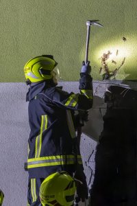 Zwei verletzte Personen bei Wohnungsbrand in Etsdorf