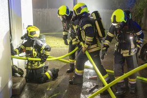 Zwei verletzte Personen bei Wohnungsbrand in Etsdorf