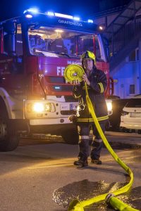 Zwei verletzte Personen bei Wohnungsbrand in Etsdorf