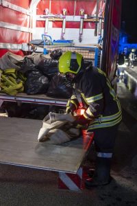 Zwei verletzte Personen bei Wohnungsbrand in Etsdorf