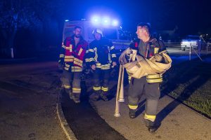 Zwei verletzte Personen bei Wohnungsbrand in Etsdorf
