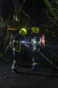 Zwei verletzte Personen bei Wohnungsbrand in Etsdorf