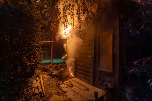 Rasches Eingreifen verhindert Vollbrand einer Gartenhütte